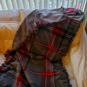 lap or crib size throw